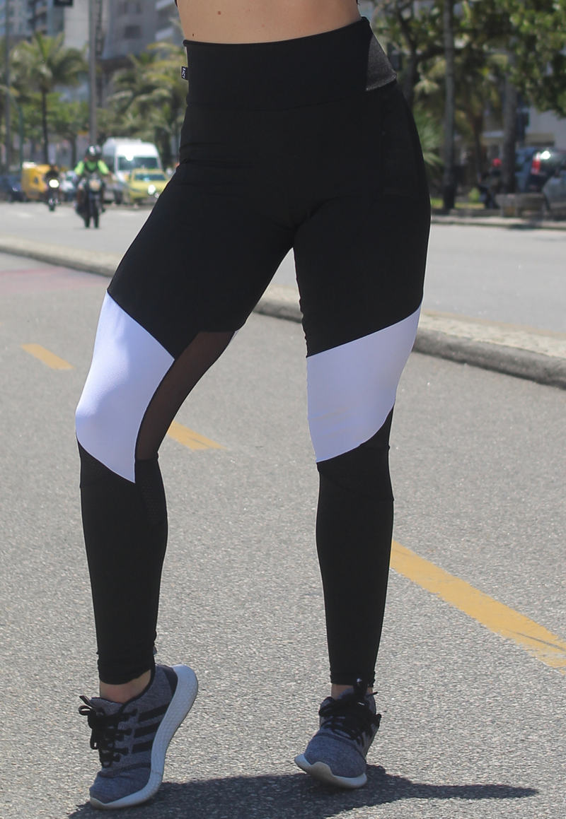 Calça Legging Cintura Alta Assimétrica com Detalhe em Tulê e Tela - Foto 5